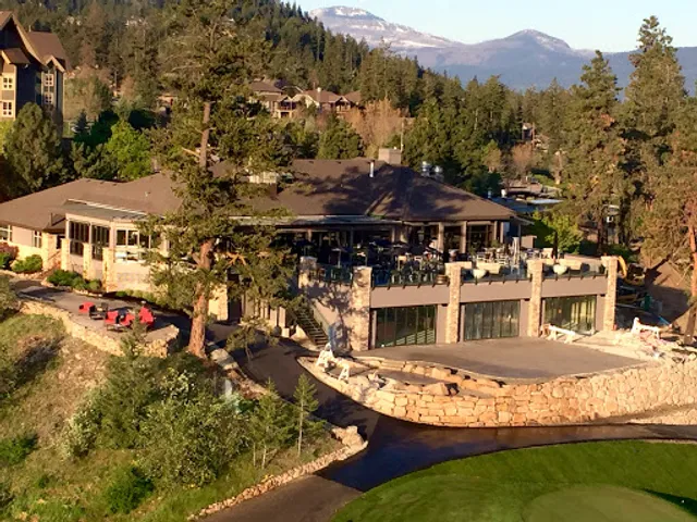 RANGE restaurant, bar + patio