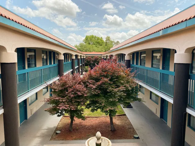 Studio 6 Savannah, GA - Gateway & I-95