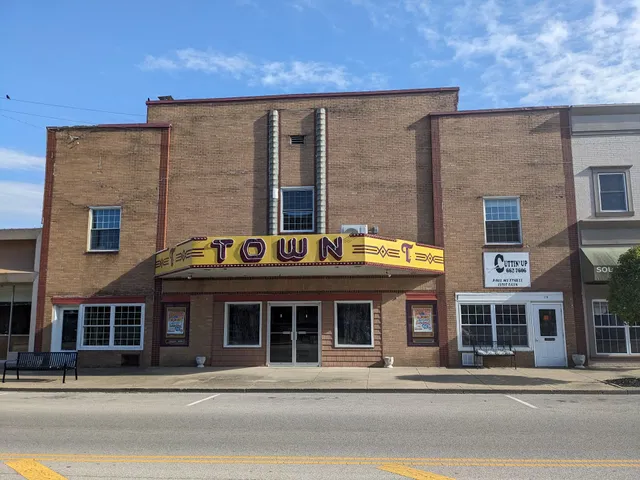 Two Glitzy Girlz Boutique