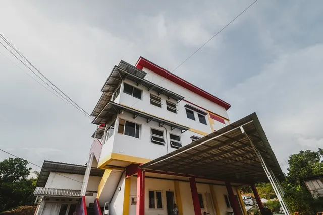 RedDoorz near BSCC DOME