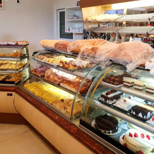 Padaria e Confeitaria Rainha