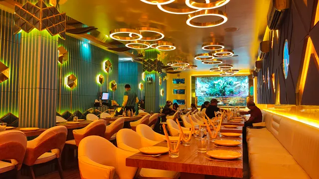 SPLASH LUXORANT The Aquarium Restaurant