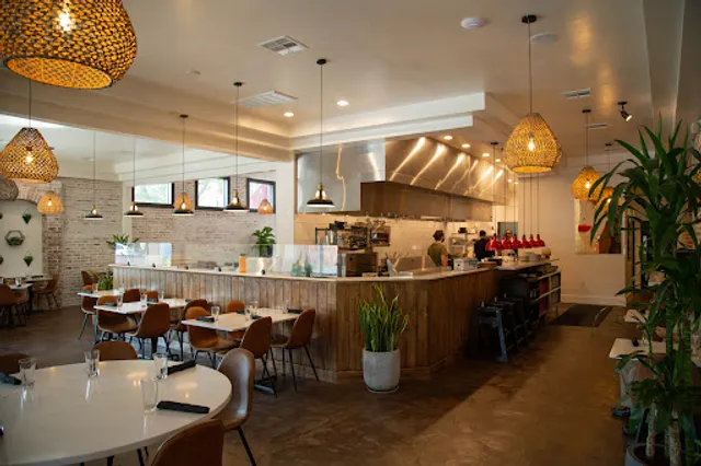 Brickland | Restaurant & Bar