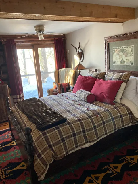 Spider Lake Lodge B & B