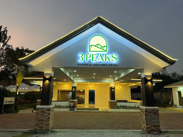 3 Peaks Resort & Boutique Hotel