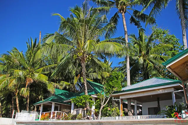 Golden Monkey Beach Hotel