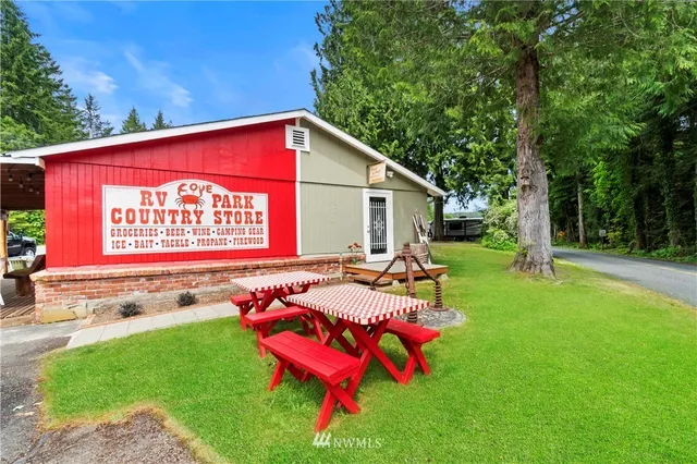 Cove RV Park & Country Store