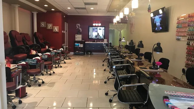 Hollywood Team Nail Spa