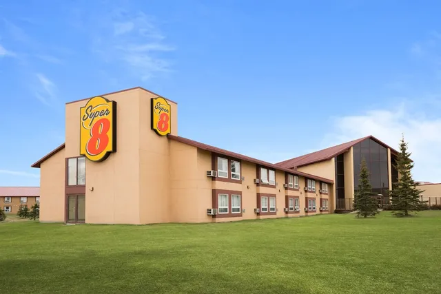 Super 8 by Wyndham Sherwood Park/Edmonton Area