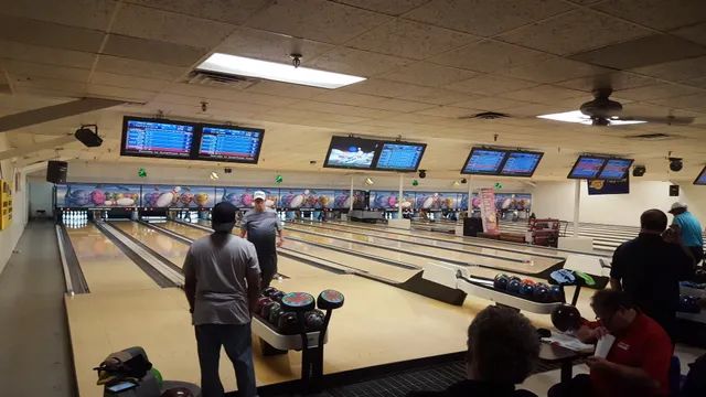 Riverfront Lanes