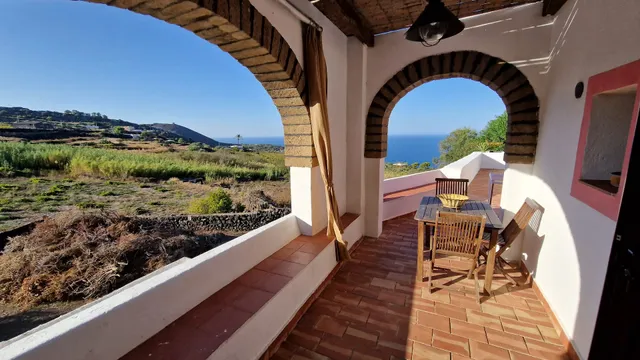 Dammusi Punta Karace