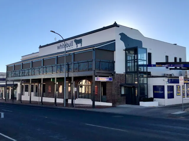 Whitebull Hotel