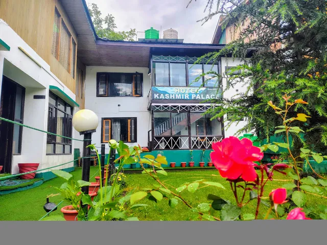 Hotel Kashmir Palace