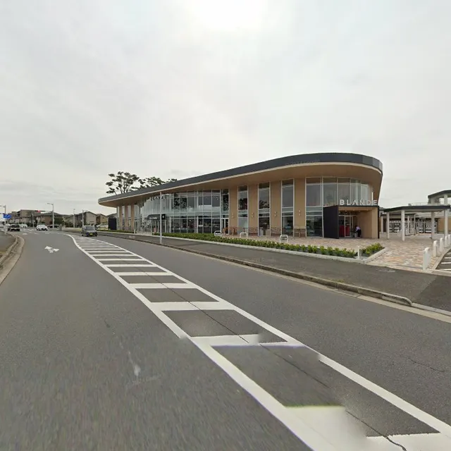 Cafe & Dine BLΛNDE研究学園店