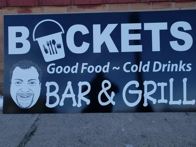 Buckets Bar & Grill