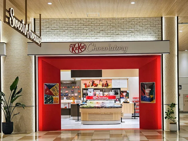 KitKat Chocolatory - Yokohama World Porters Store