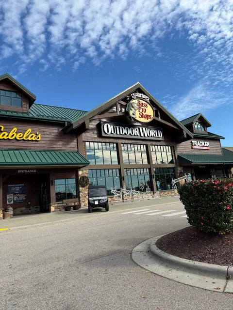 Bass Pro Shops/Cabela’s Boating Center