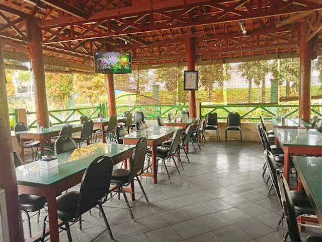 Warung Lesehan Ayam Goreng Pak Sholeh