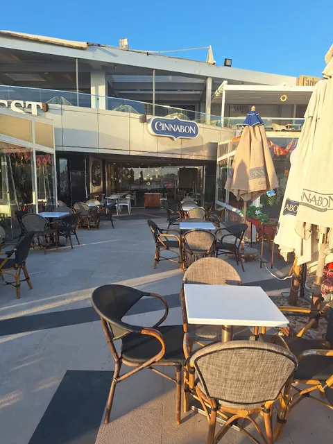 Cinnabon