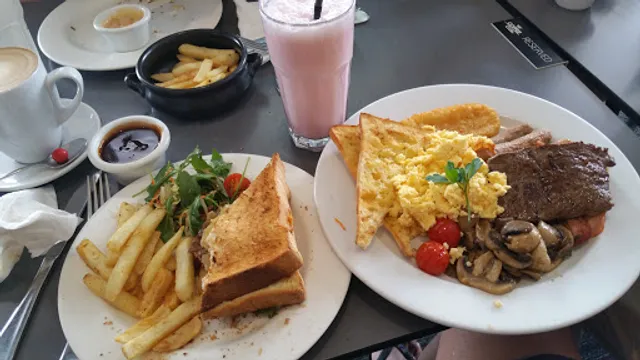 The Coffee Club Café - Gladstone