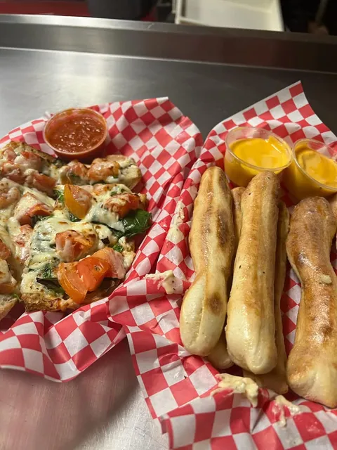 Greek's Pizzeria & Tapp Room Beech Grove