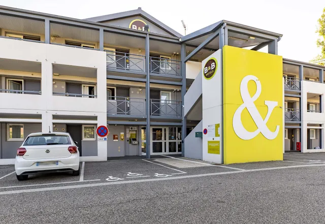 B&B HOTEL Saint-Étienne La Terrasse