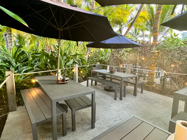 Cocovan Airstream Lounge