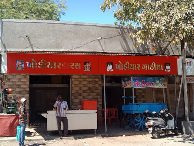 KAILASH PAU-BHAJI - Best Pav Bhaji in Dhoraji | Best Hotel and Restaurant in Dhoraji