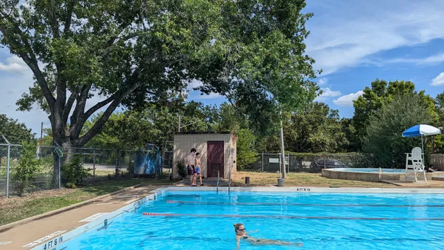 Brentwood Neighborhood Pool