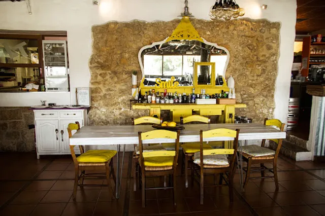 Los Troncos Restaurant