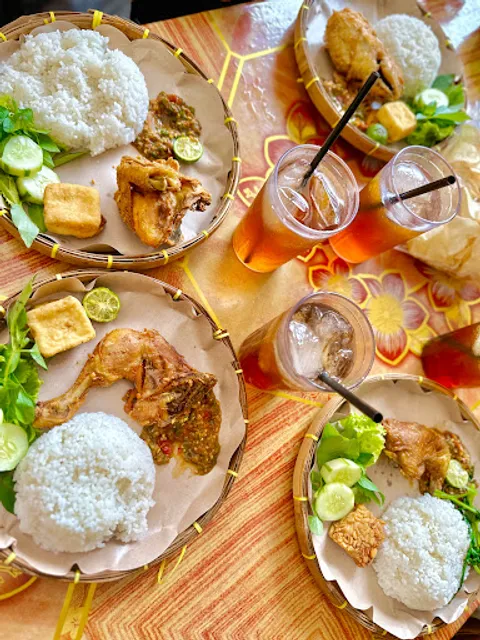 Pecel Lele Mama Nunung