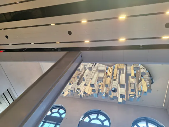 Amtrak Metropolitan Lounge