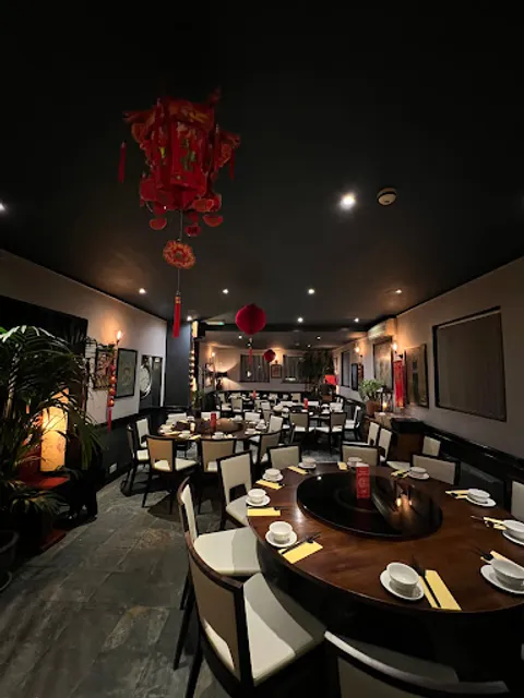 New Dancing Dragon Bar & Restaurant