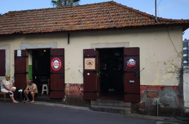 Noé's Grocery Store