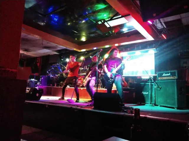 Hysteria Beer & Rock