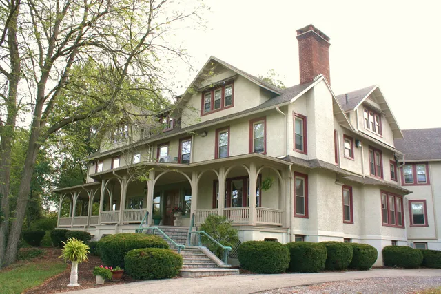 The Inn at Ragged Edge