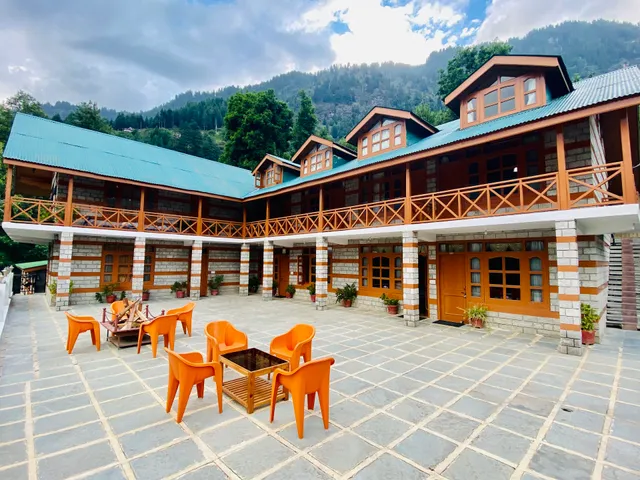 hotel hollywood manali