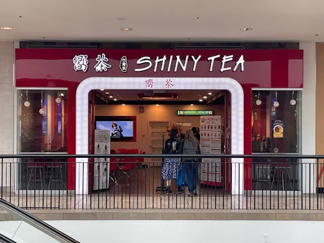 Shiny Tea - Lougheed Mall