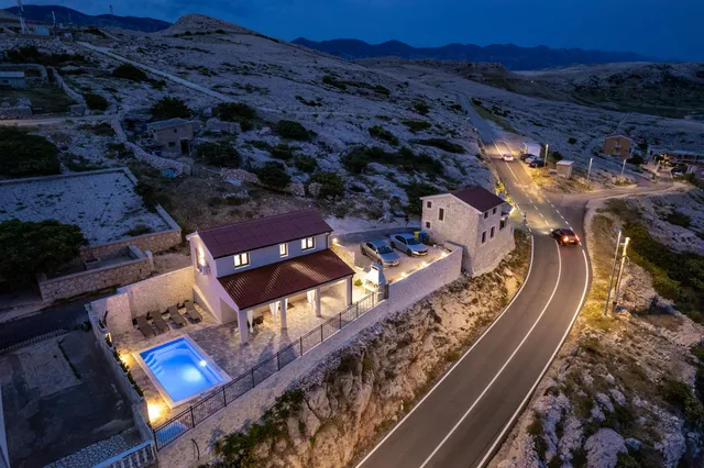 Villa Kamia with private heated pool and electric vehicle adapter