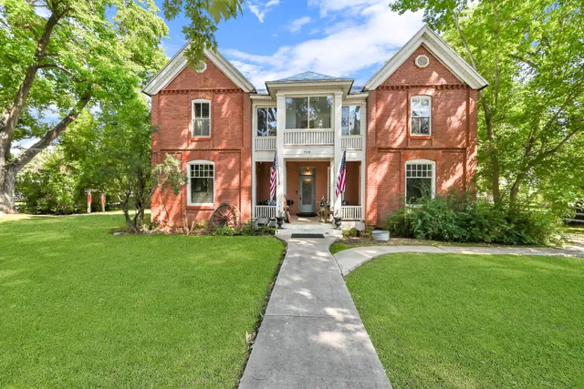 The Valley House Inn