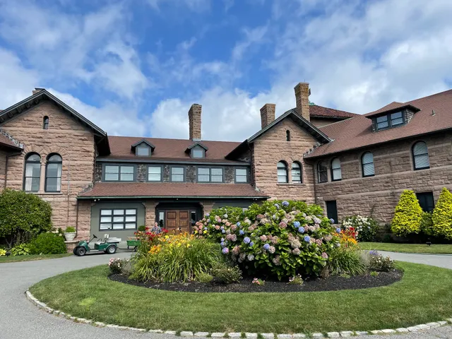 Newport Time Resorts