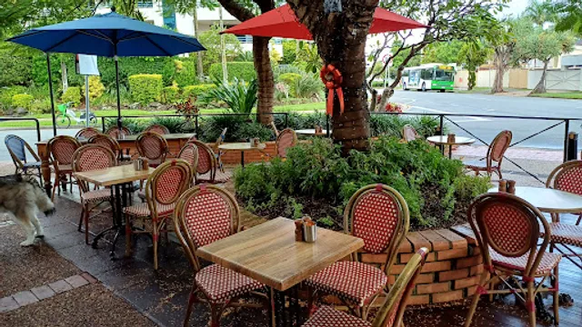 Le Jardin Cafe Restaurant