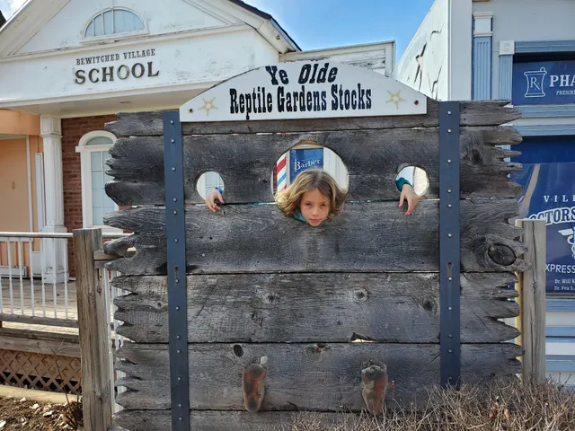 Reptile Gardens Gift Shop