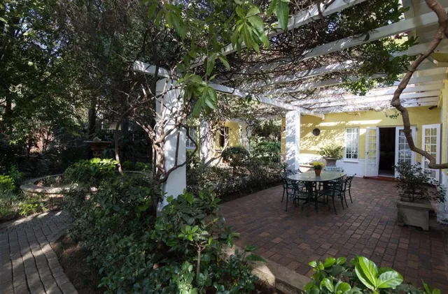 Kareeblom Guest House & Conference Center , Brooklyn, Pretoria
