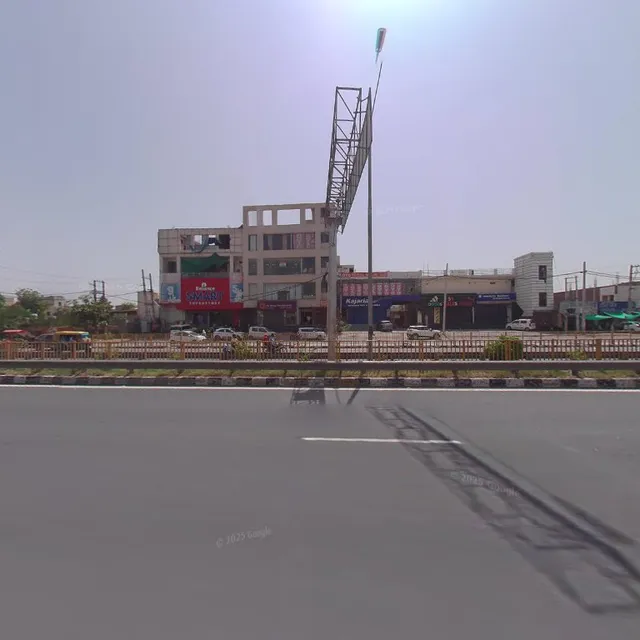 OYO 61226 Hotel Royal