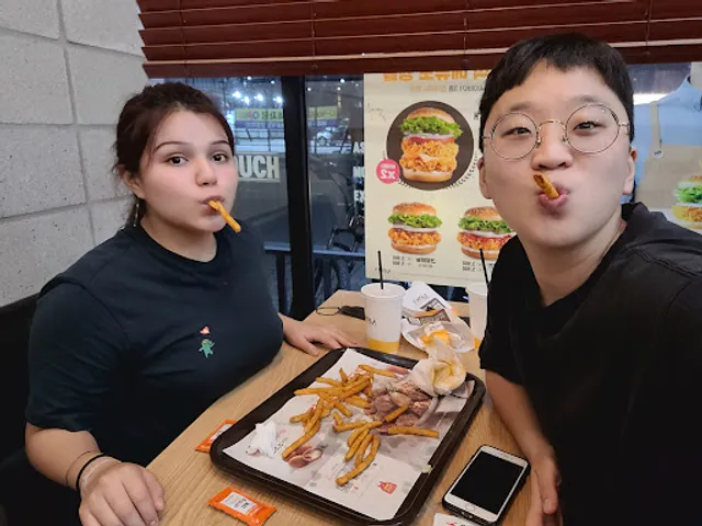 맘스터치 양산물금역점