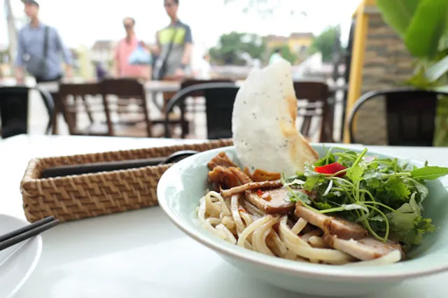 Vy's Market Restaurant