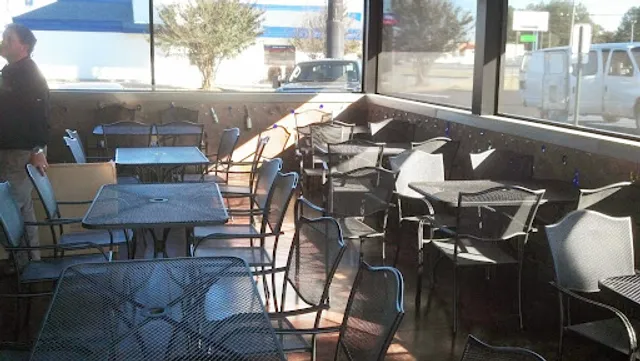 16 East Bar and Grill