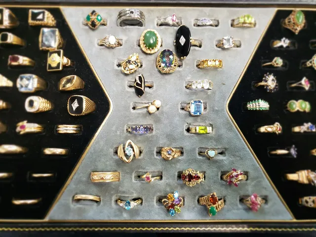 Glorias Estate Jewelry