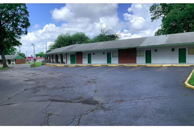 OYO Hotel Greensboro NC Northeast